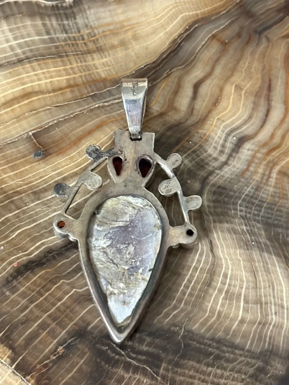 Sterling Silver Balinese Mother of Pearl and Garnet Pendant - Picture 3 of 6